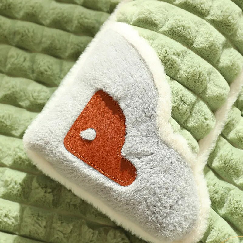 VIP Warm Winter Breathable and Washable Pad Mat for Dogs